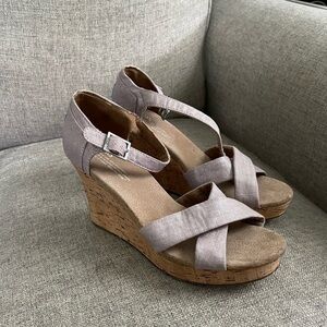 Toms wedges, size women’s 9.5